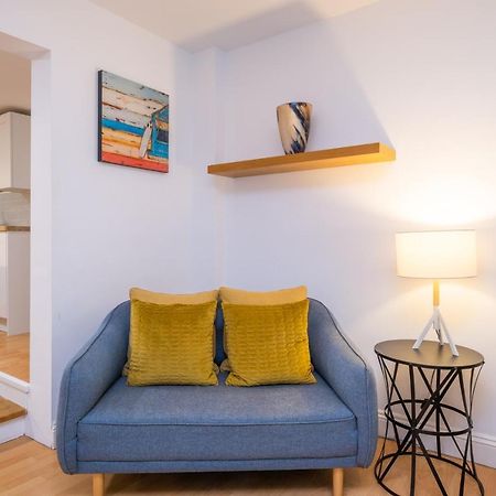 Modern Apt Near Gardens With Large Decking Area - Vivre Retreats Bournemouth Exteriör bild