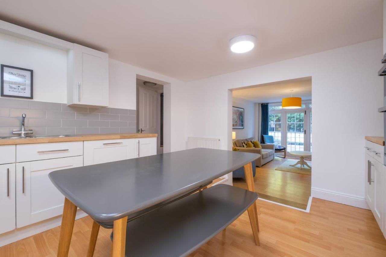 Modern Apt Near Gardens With Large Decking Area - Vivre Retreats Bournemouth Exteriör bild