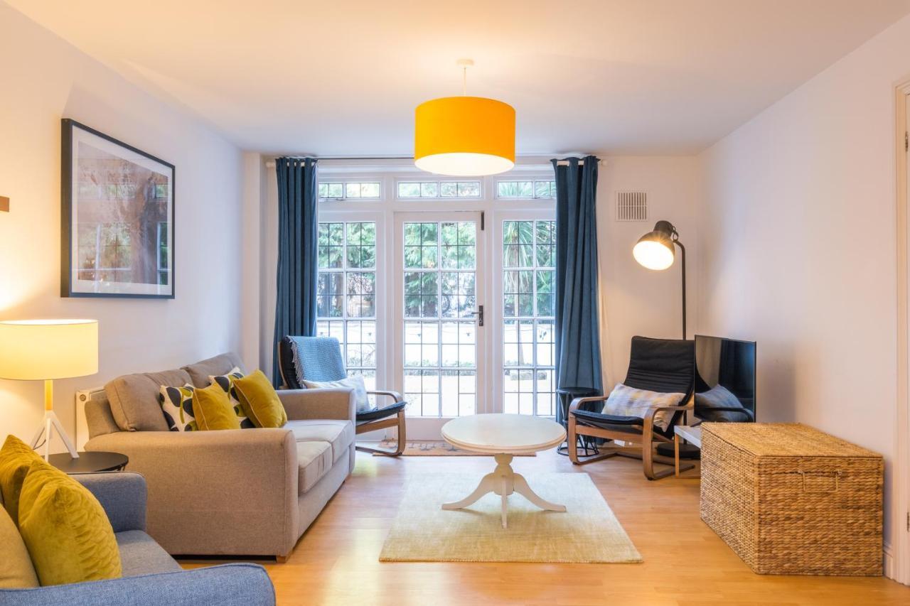 Modern Apt Near Gardens With Large Decking Area - Vivre Retreats Bournemouth Exteriör bild