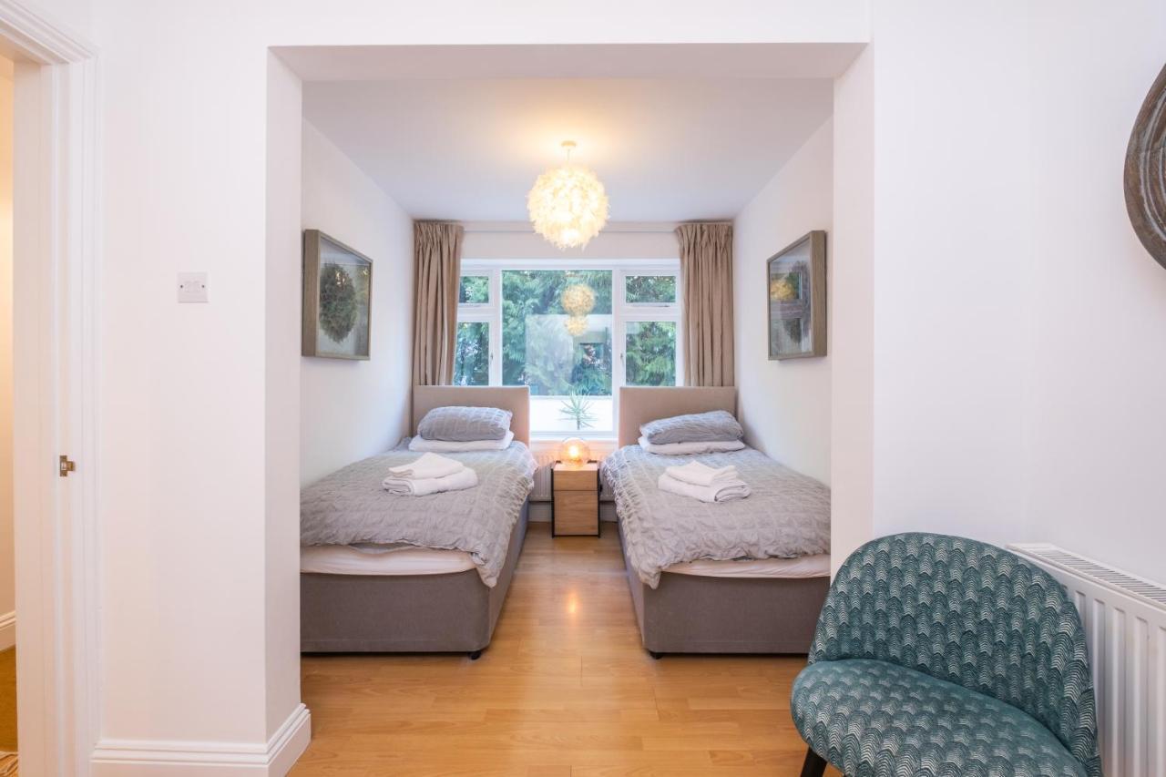 Modern Apt Near Gardens With Large Decking Area - Vivre Retreats Bournemouth Exteriör bild